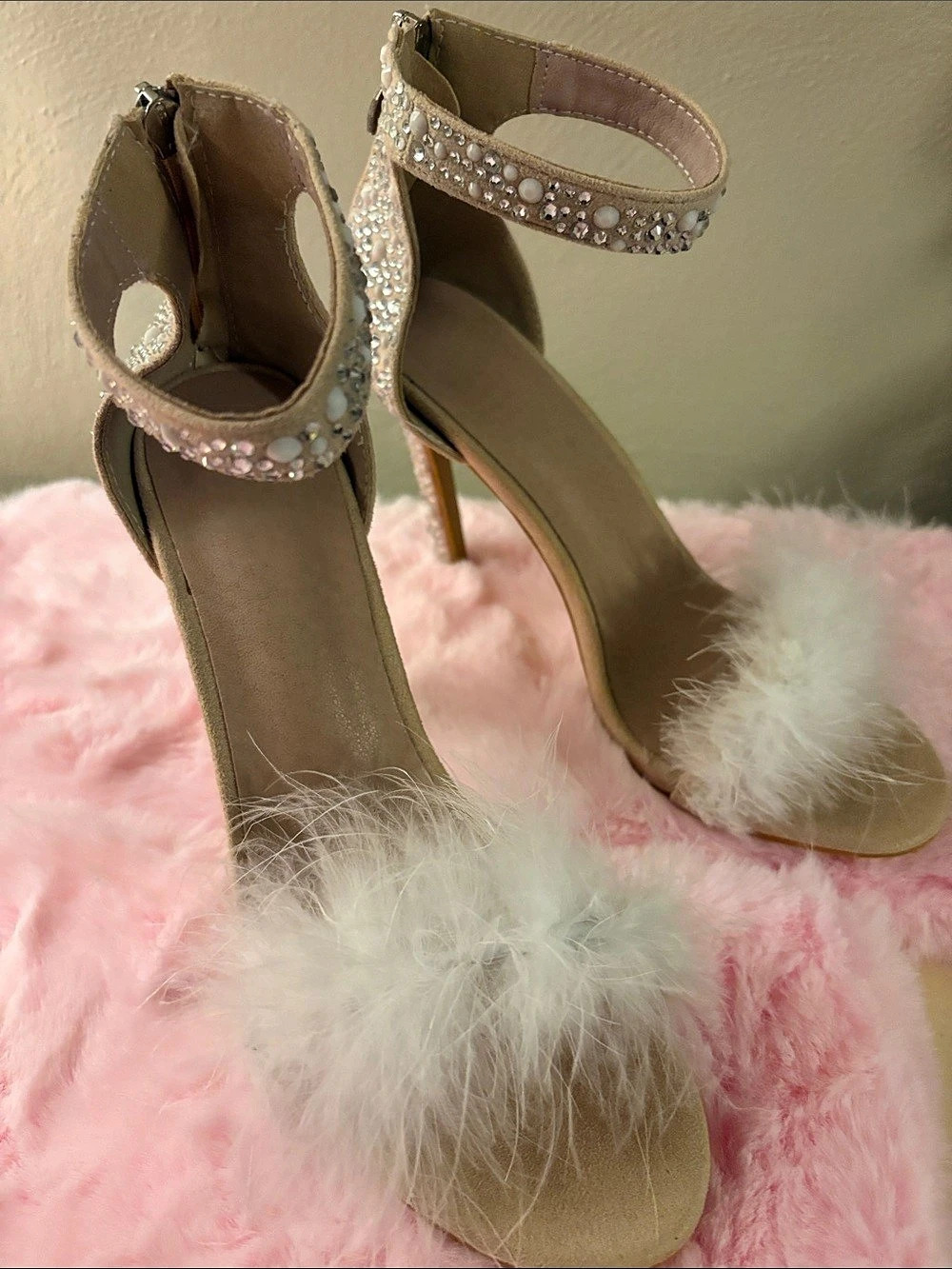 Rhinestone Feather Heels in Tan & White Like New
